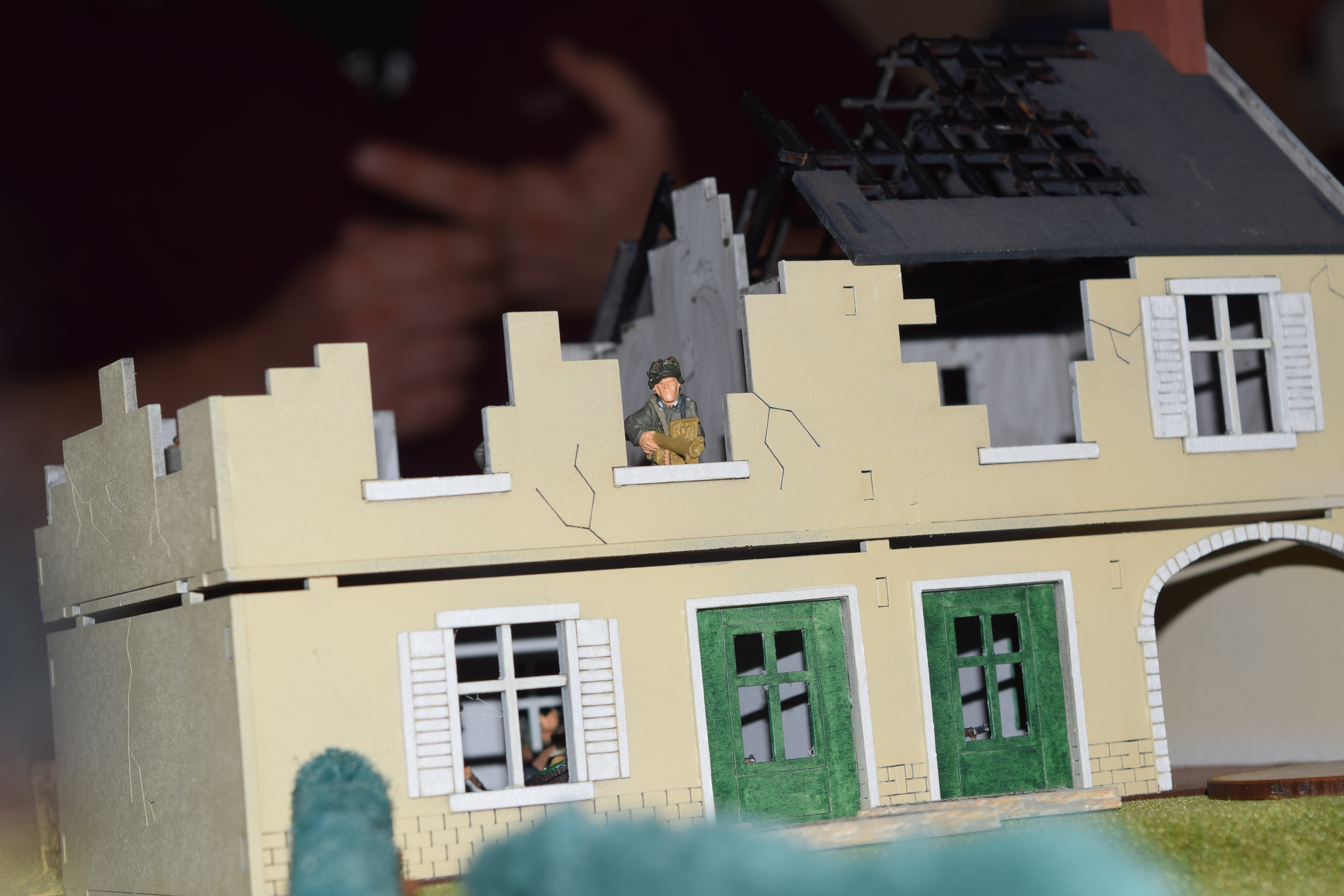 Panzerschreck Team lies in wait.