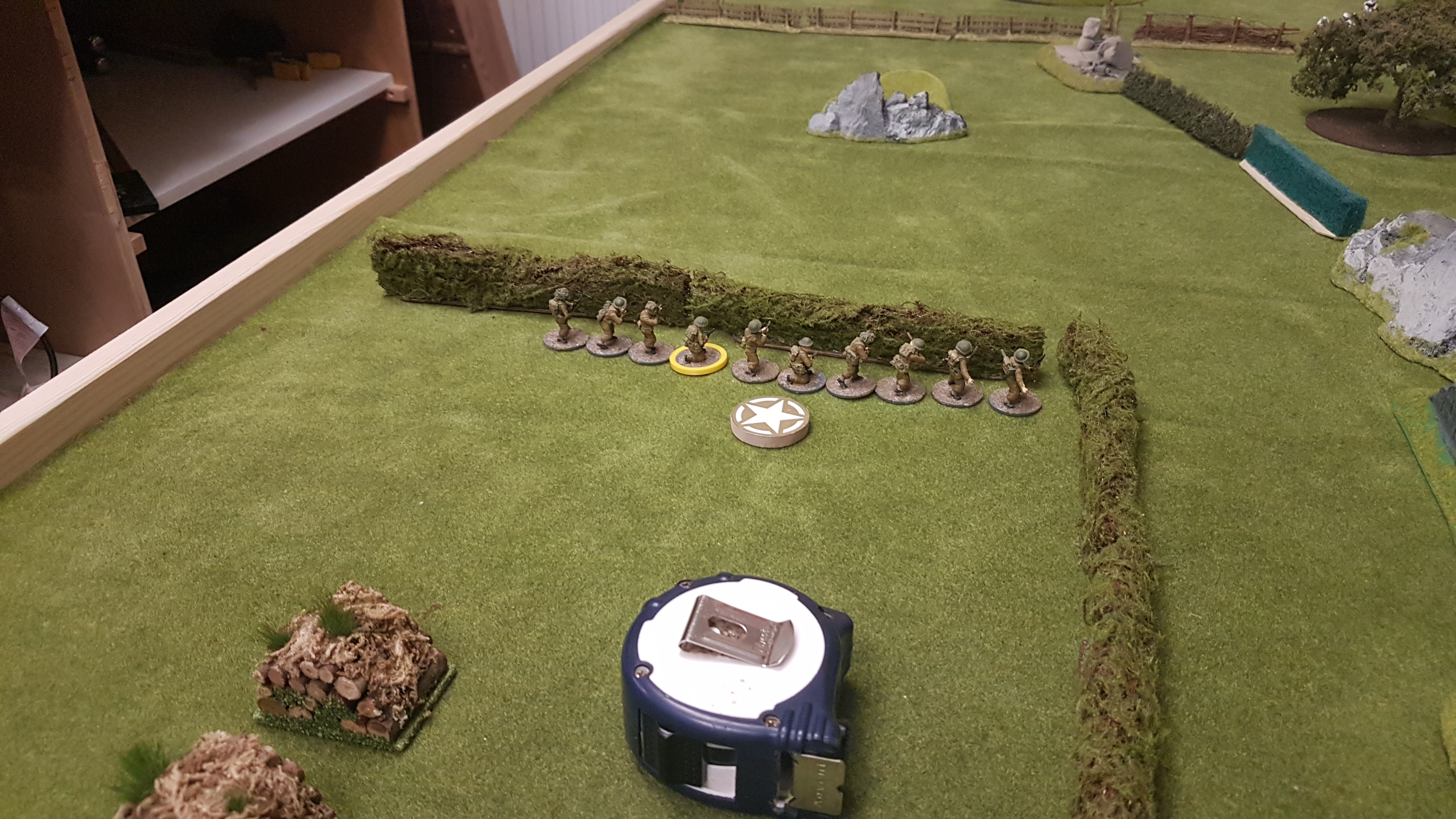 More British deploy on their flank.