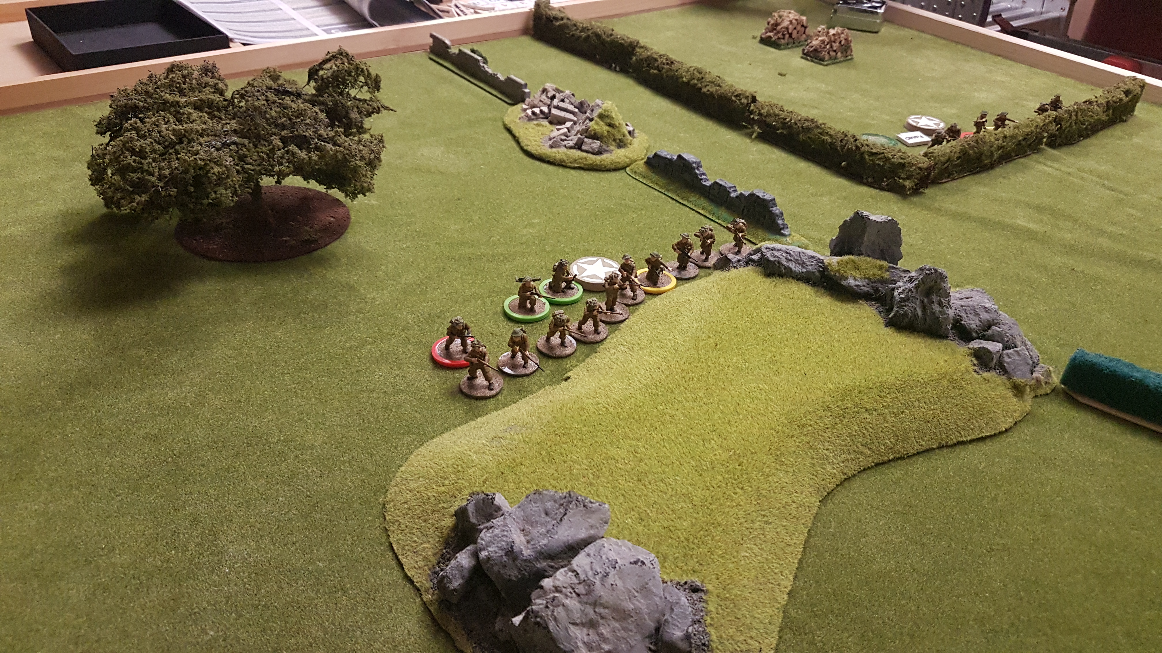 A SL and  a Light Mortar team joins the British section behind a small rise.